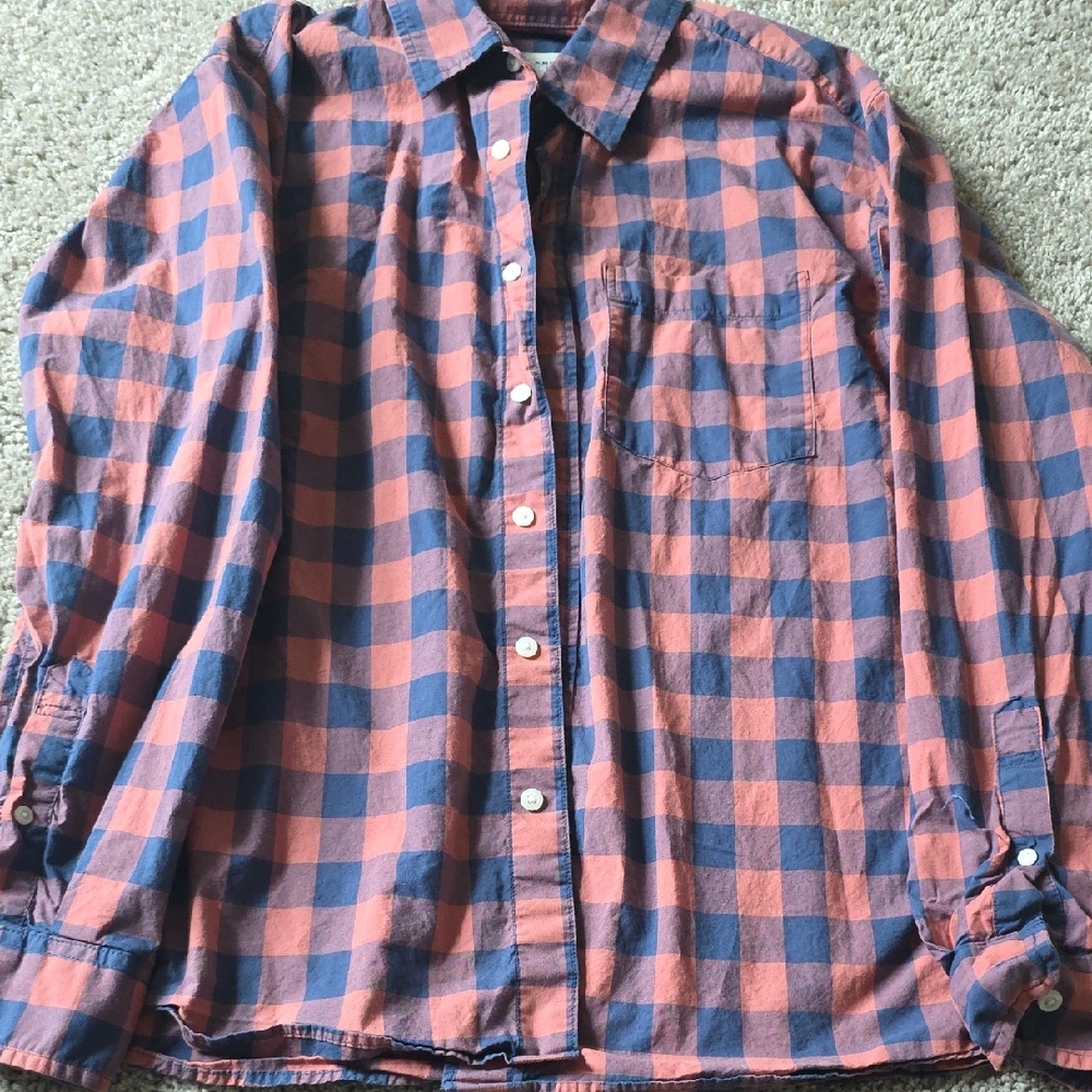 American Eagle Outfitters Blue and Pink Plaid Shirt
